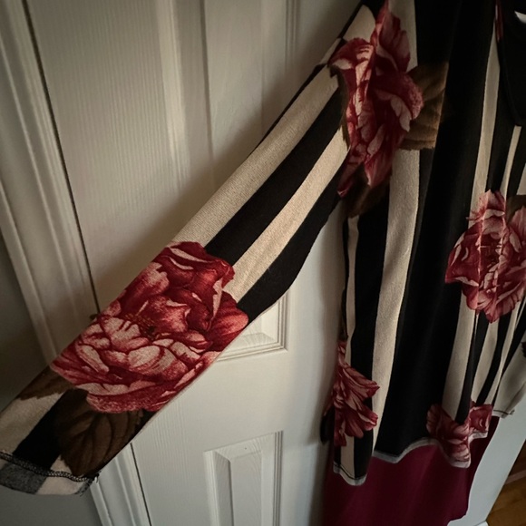 Modest 3pc outfit Now& Forever Black& Cream Floral Long Sleeve tunic, skirt set - Picture 2 of 6